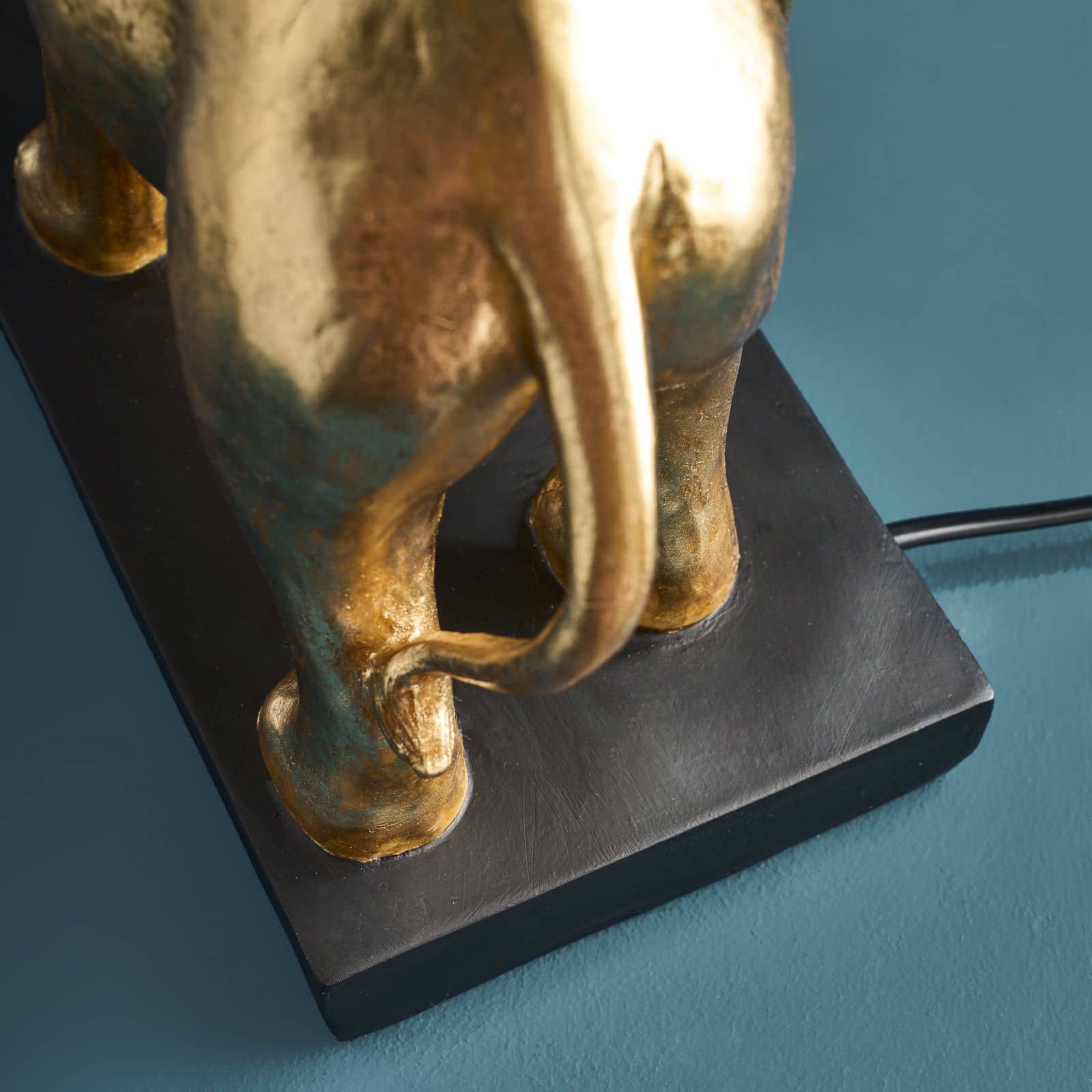 Table lamp Safari with lion, zebra, elephant, gold