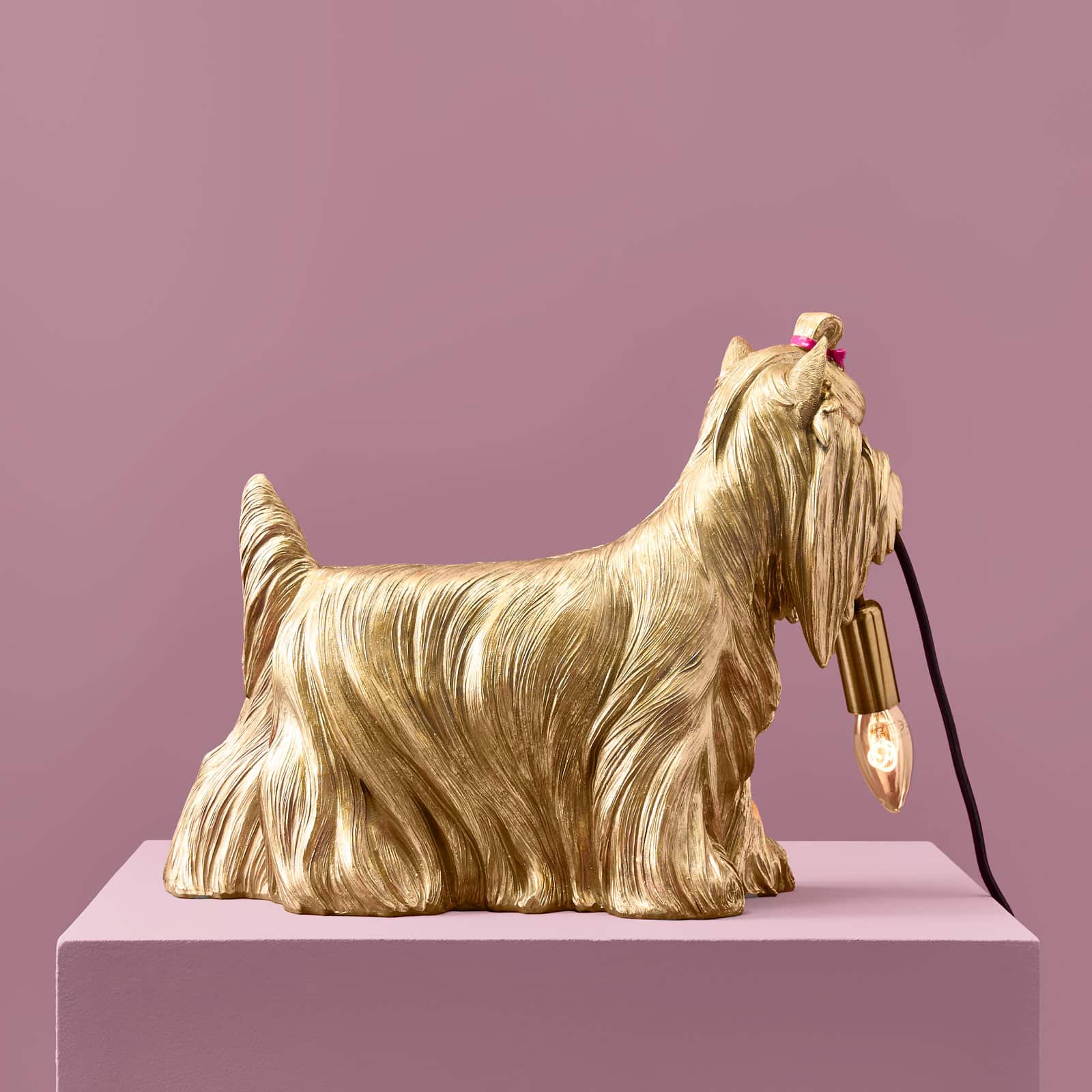 Table lamp dog Daisy, gold