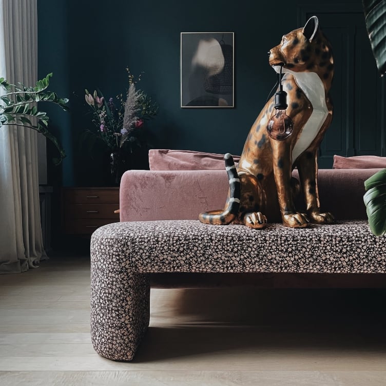 A dream of rosé, green and beige.