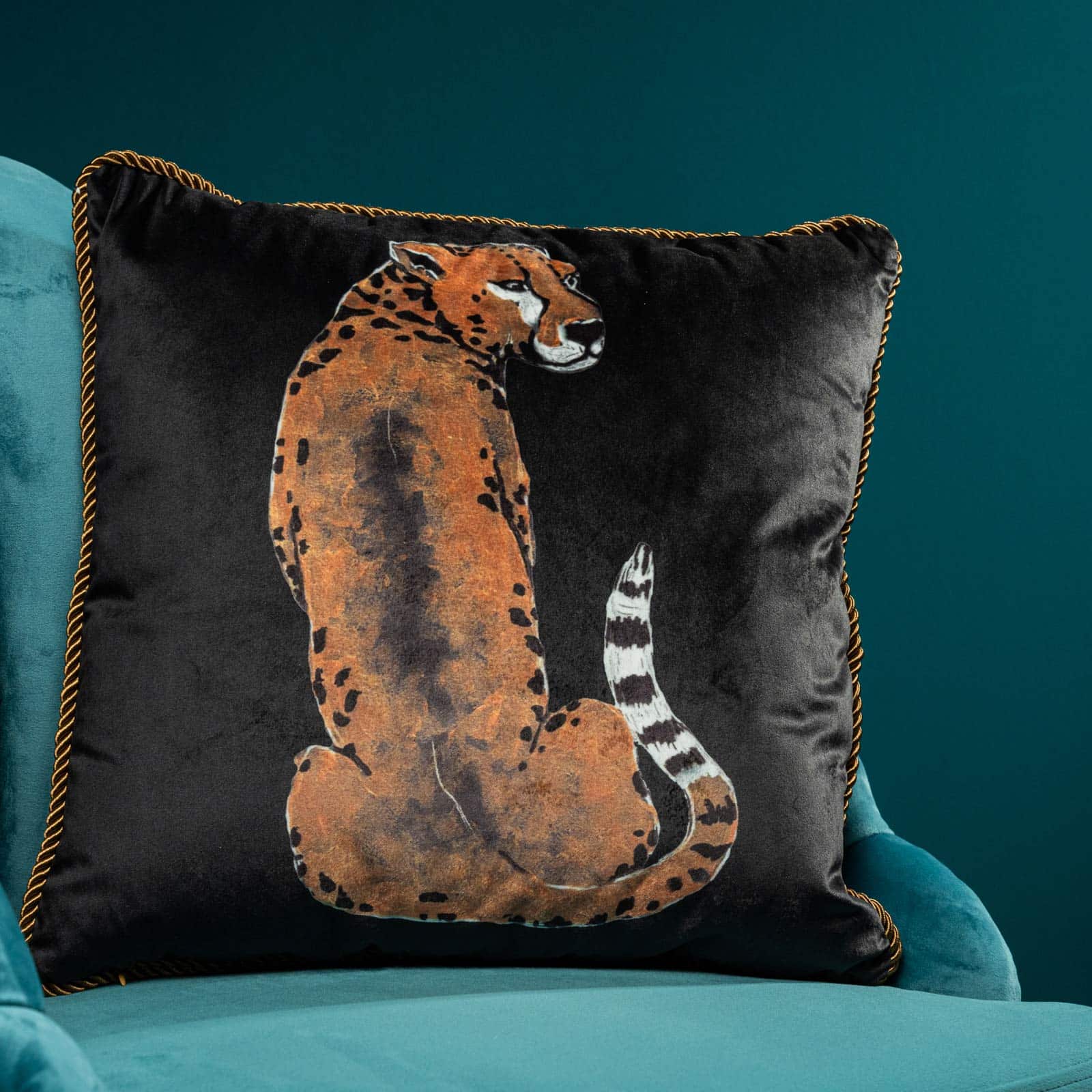 Velvet cushion leopard Leopold, black