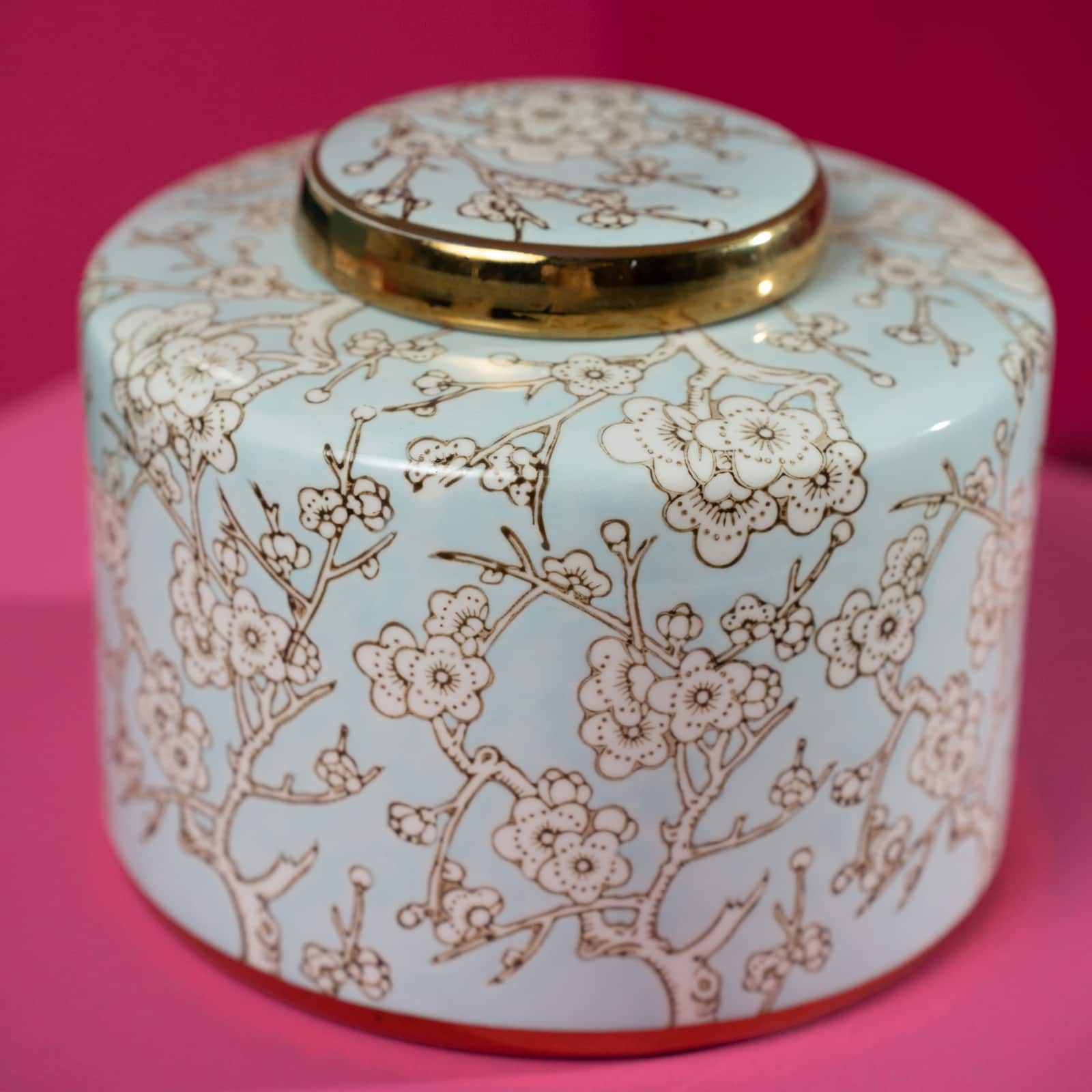 Vase w. lid  cherry blossom Sakura, porcelain, 20x20x16 cm 