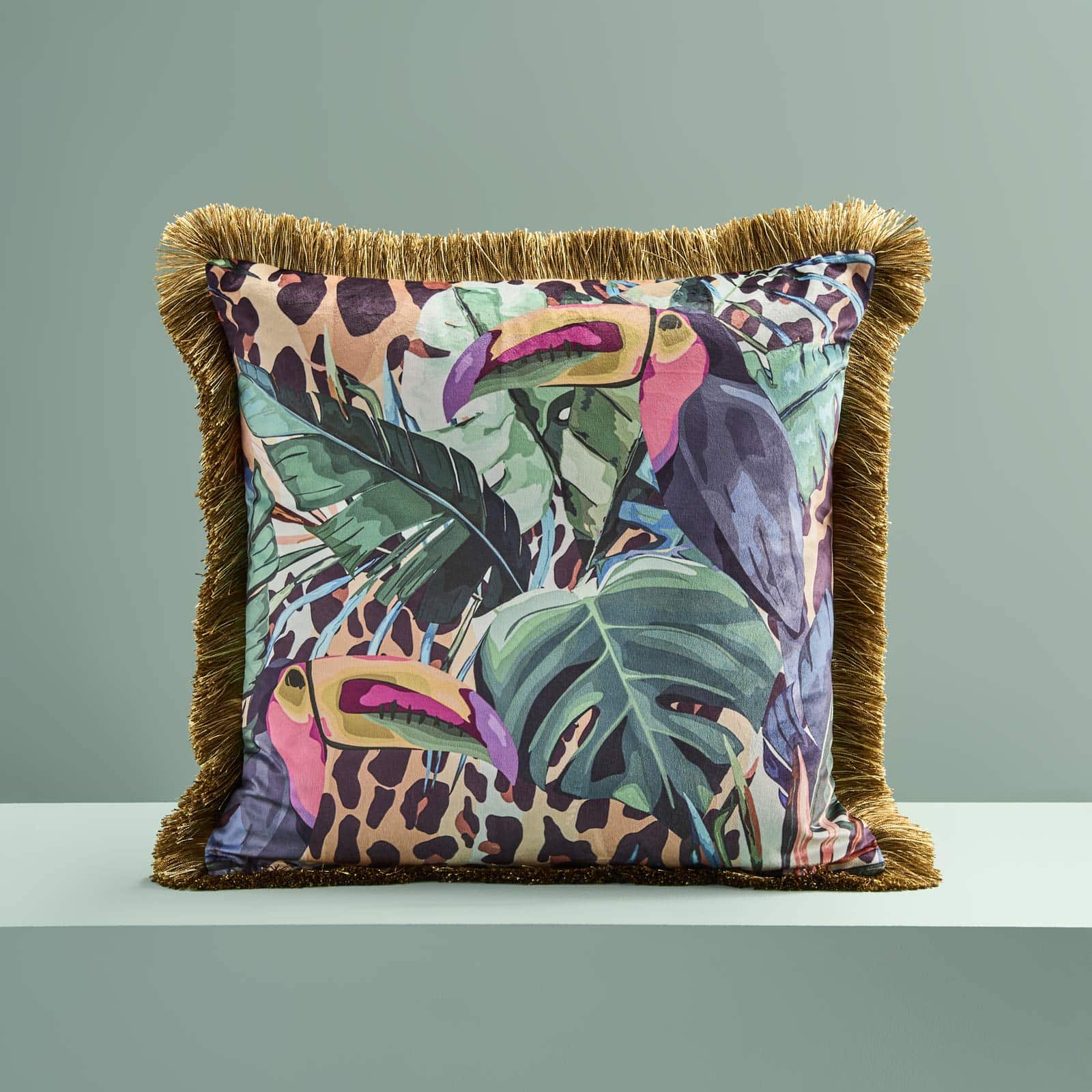  Cushion w. fringes Toucan & Monstera
