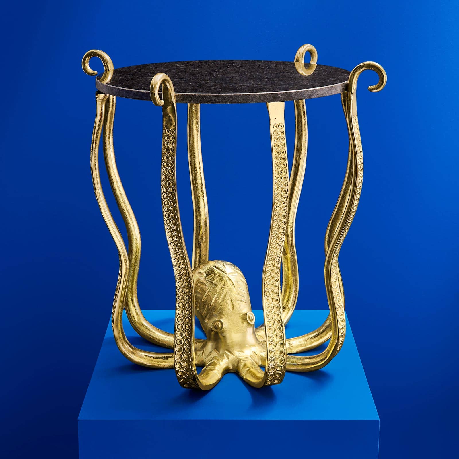 Bijzettafel octopus Kris, goud, aluminium/marmer, 55x58 cm