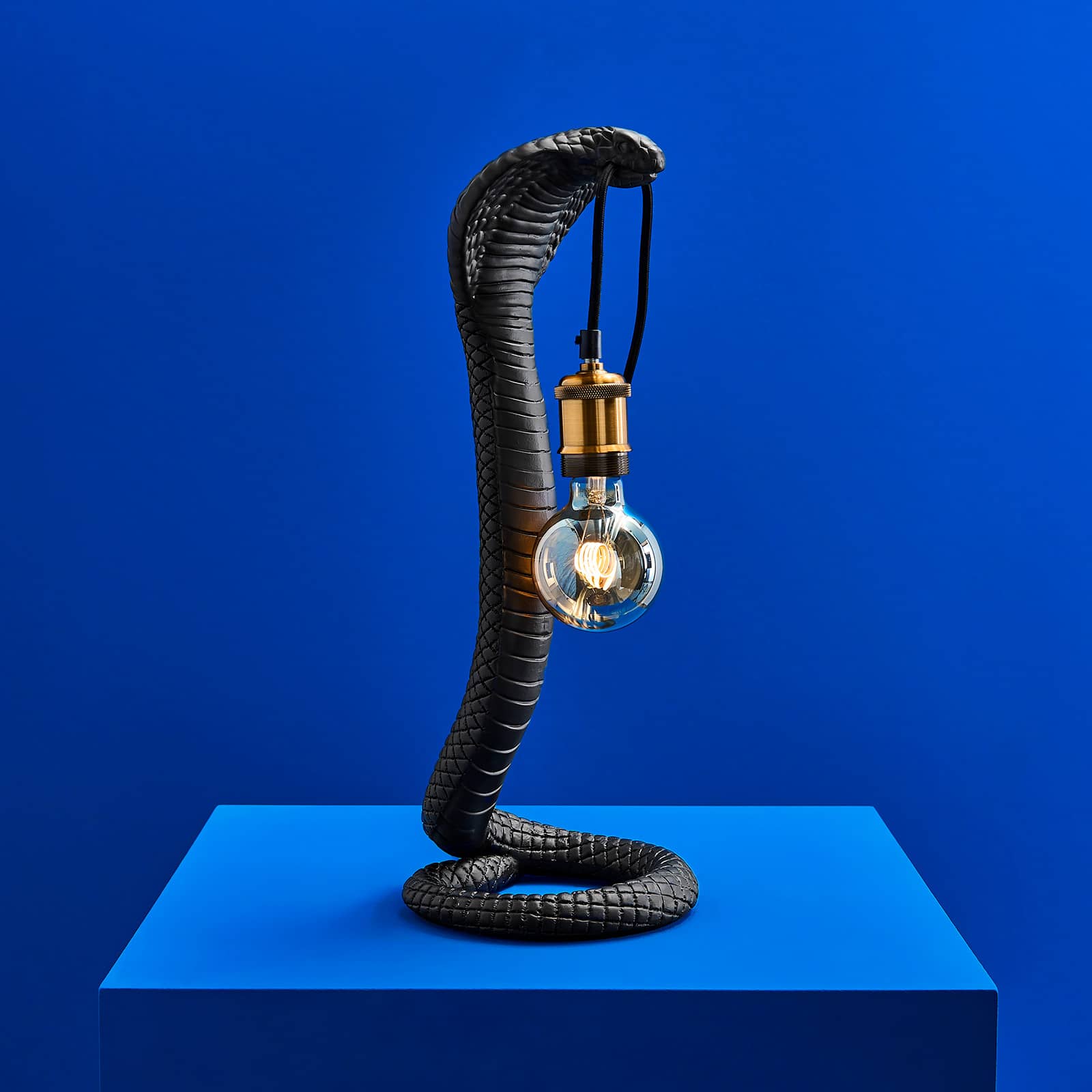 Tischleuchte Schlange / Kobra Cleo, schwarz, Polyresin/Metall, 21x18,5x48 cm