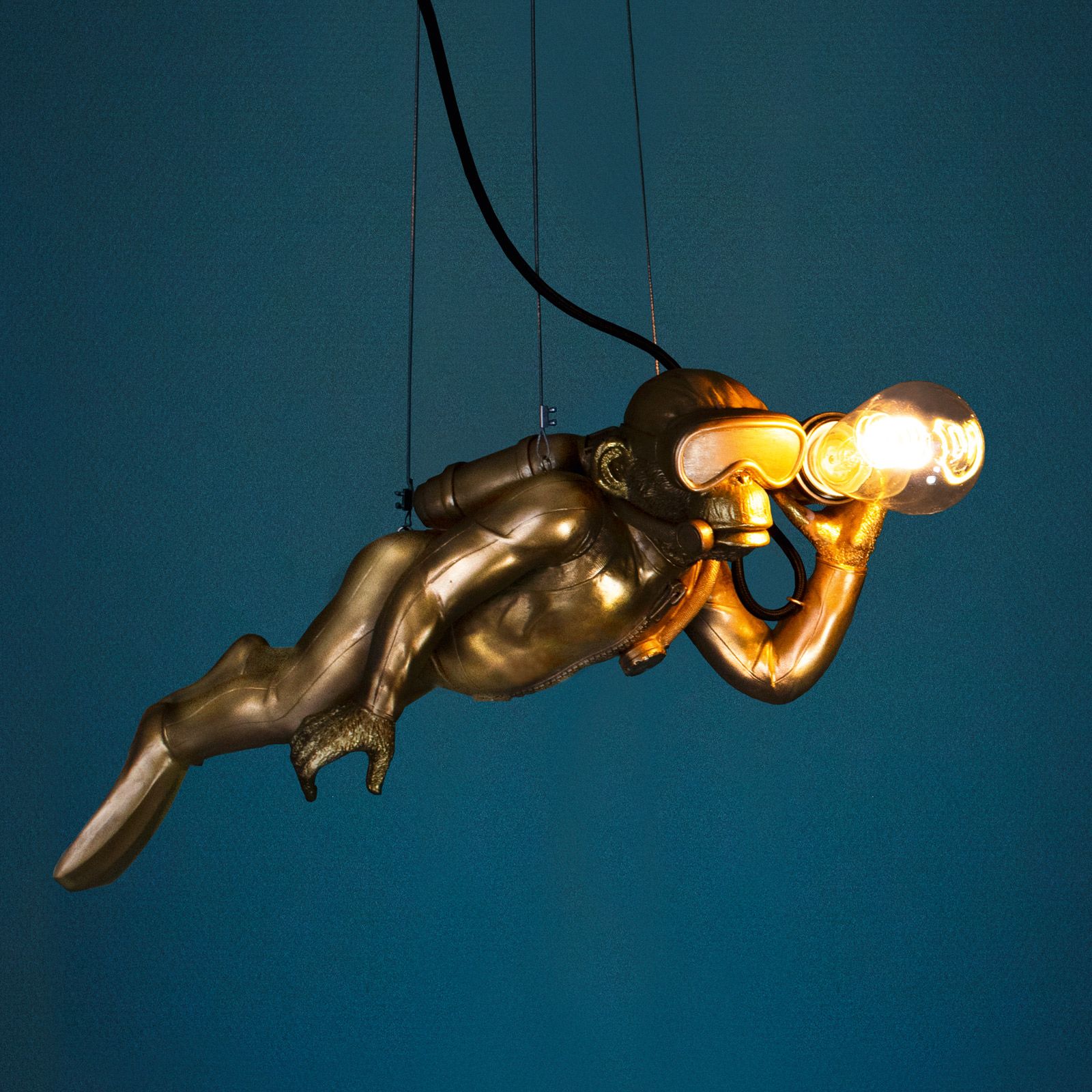 Ceiling lamp monkey Diver Dave, gold