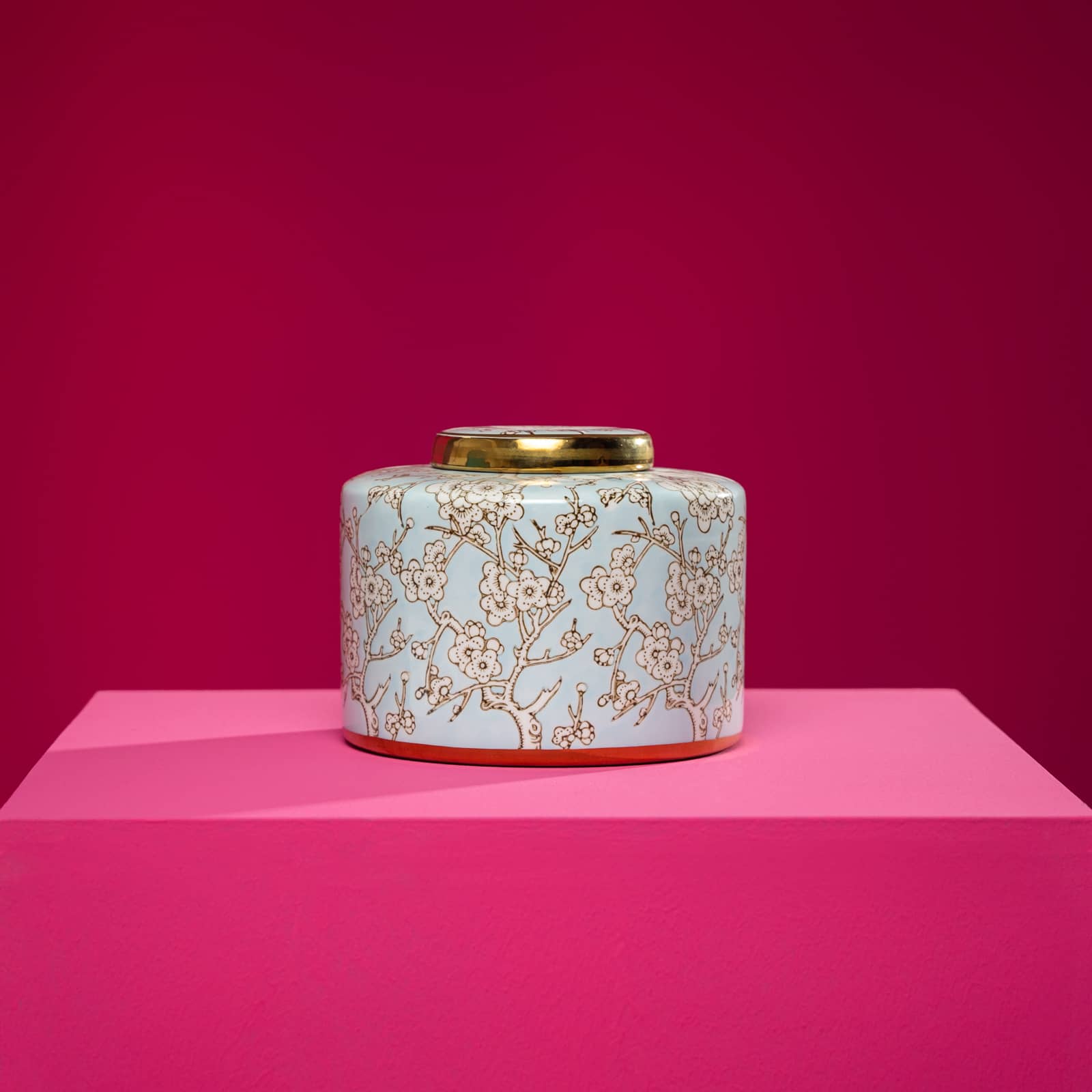 Vase w. lid  cherry blossom Sakura, porcelain, 20x20x16 cm 