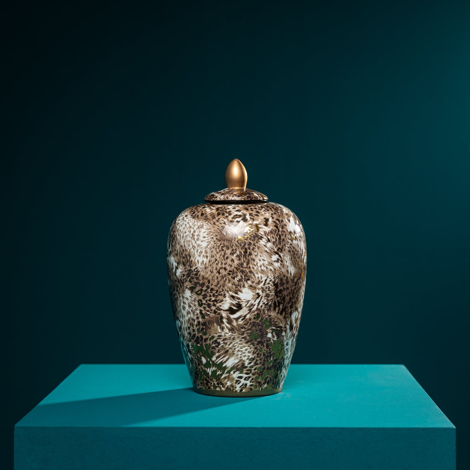 Vase w. lid Leopard, porcelain, 20x20x31 cm 