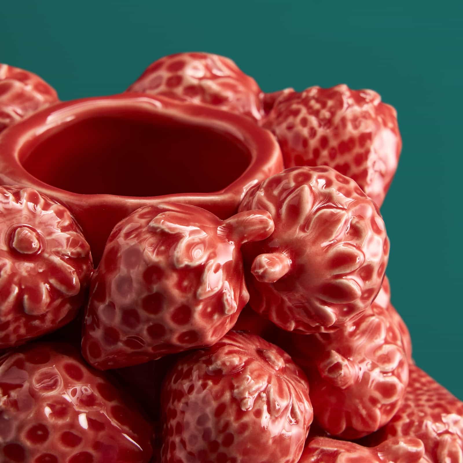 Vase strawberry, red