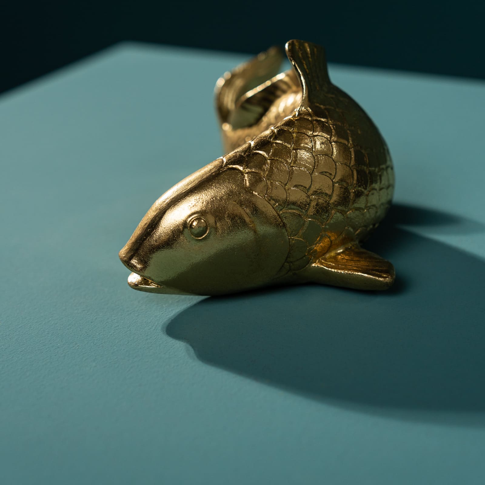 Deco fish, gold, polyresin, 22x9,5x9 cm