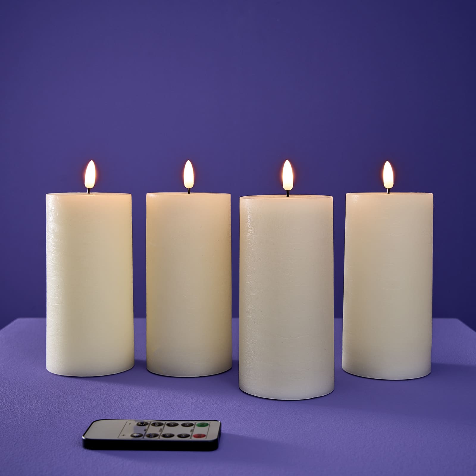 Set van 4 LED kaarsen 3D Flame, crème, kunststof/wax, 7,5x15 cm met afstandsbediening, 4 timerfuncties, dimfunctie, 2 lichtstanden, benodigde batterijen: 3xAAA (niet inbegrepen)