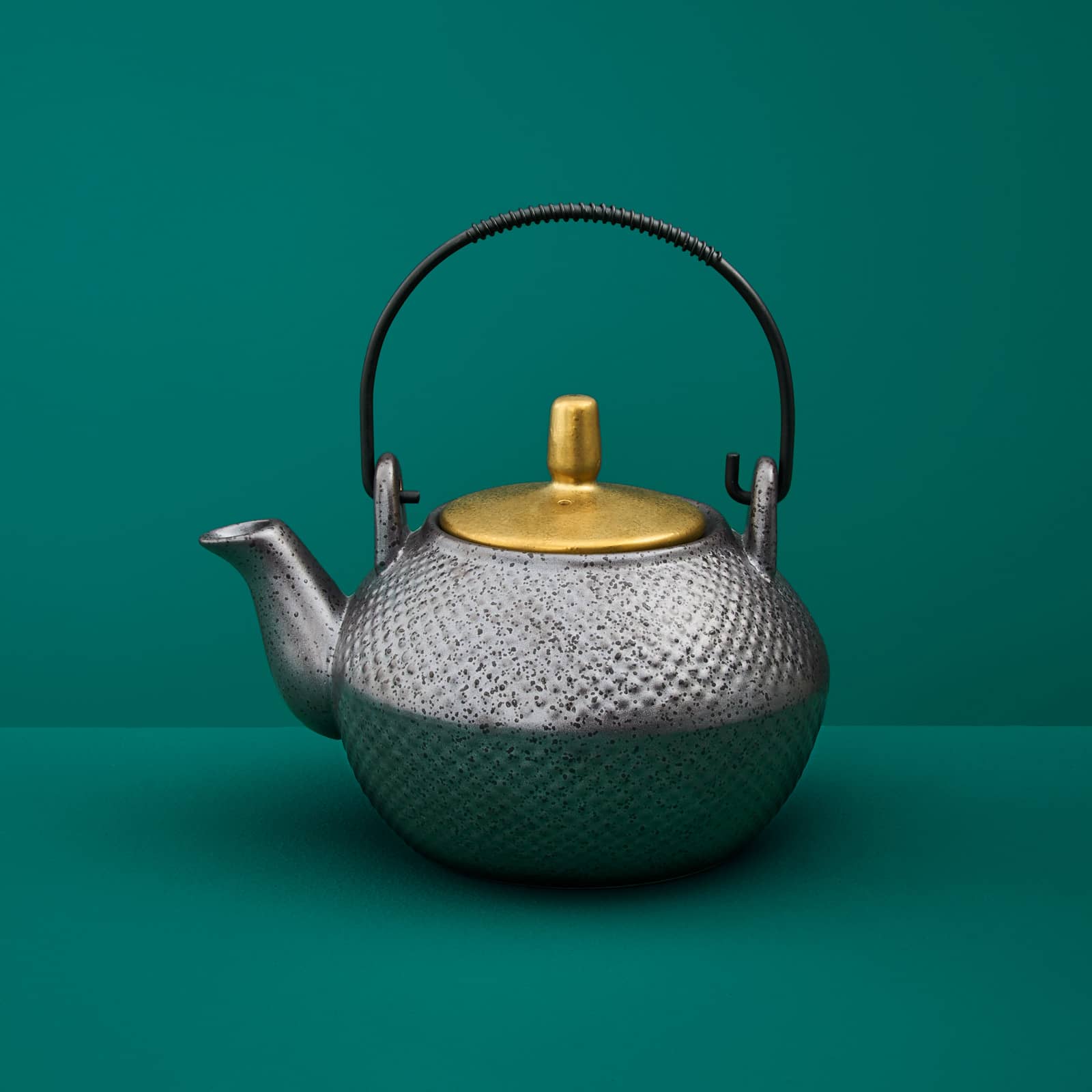 Ceylon teapot, black/gold, porcelain/metal, 18.5x13x13.5 cm, dishwasher and microwave safe