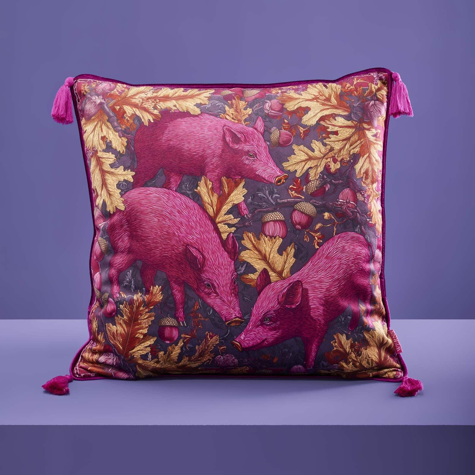 Vildsvinepuden Willy med kvaster, lilla-multi-farvet