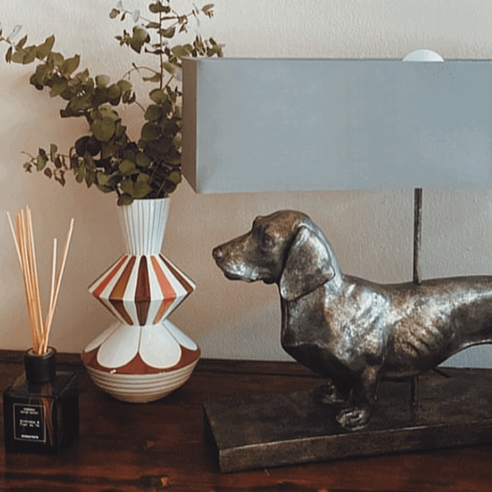 Table lamp dog Frank, silver/grey