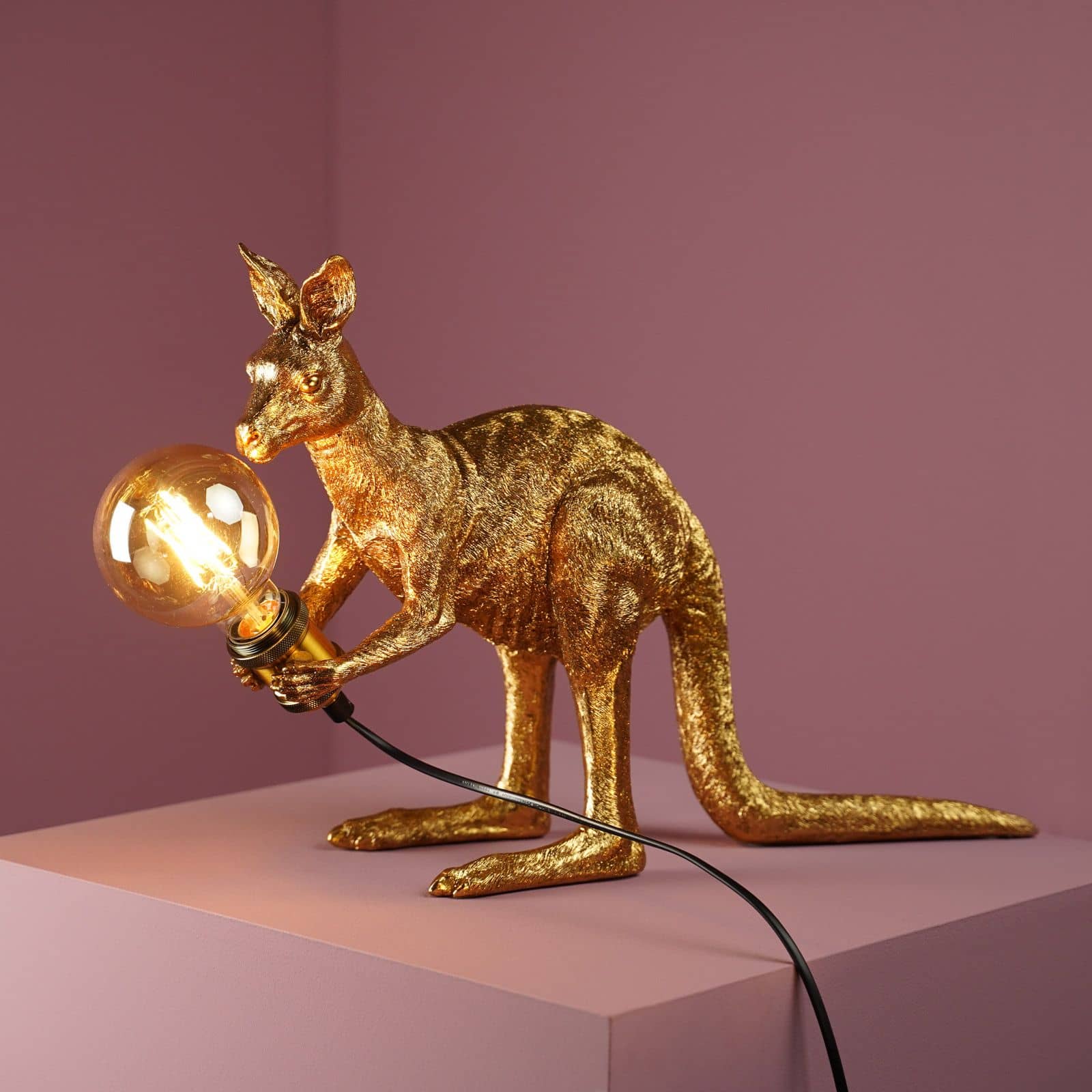 Table lamp kangaroo Skippie, gold