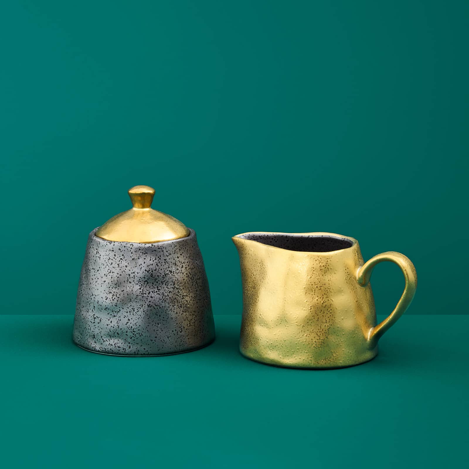 Set of 2 milk jugs & sugar bowl Ceylon, black/gold, porcelain, milk jug: 12x8.5x7cm/150 ml