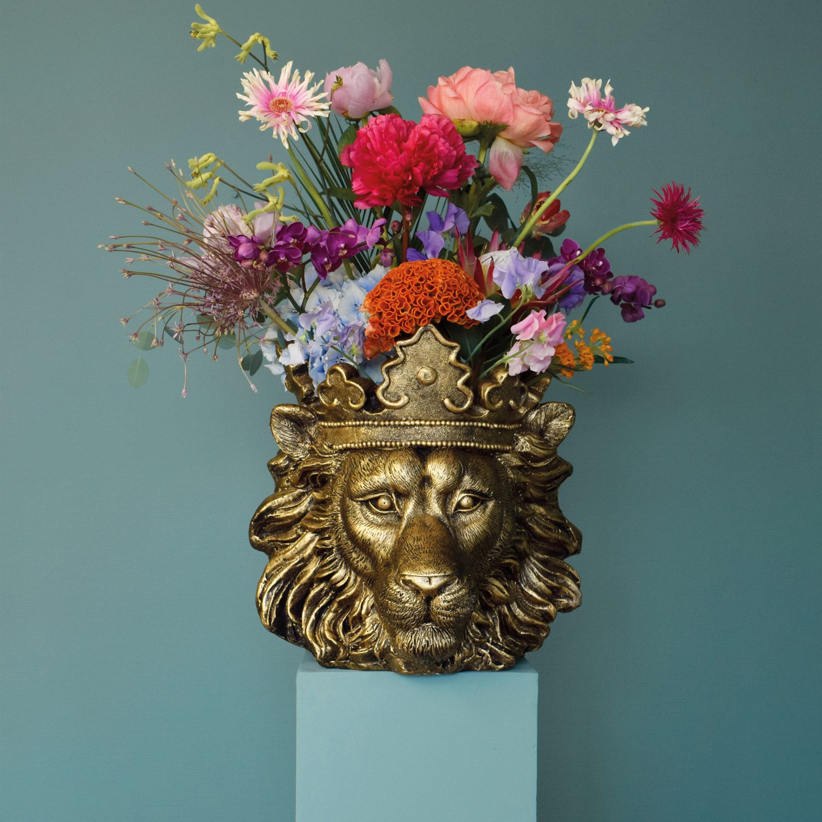 Flower pot lion Clarence, gold